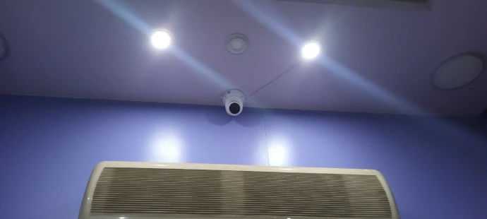 حماية محل تجاري بكاميرا لاسلكية من طراز Q1